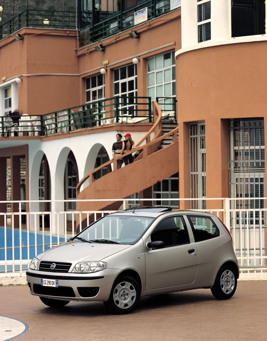  Fiat Punto 3-Door (188) 2003 года  (фото 10 из 30)